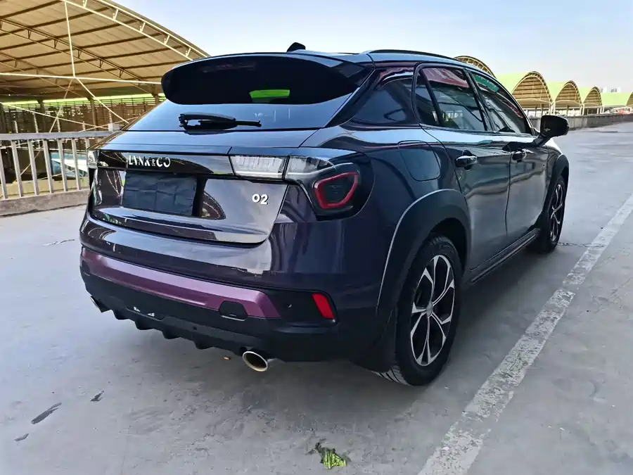 Lynk & Co 02
