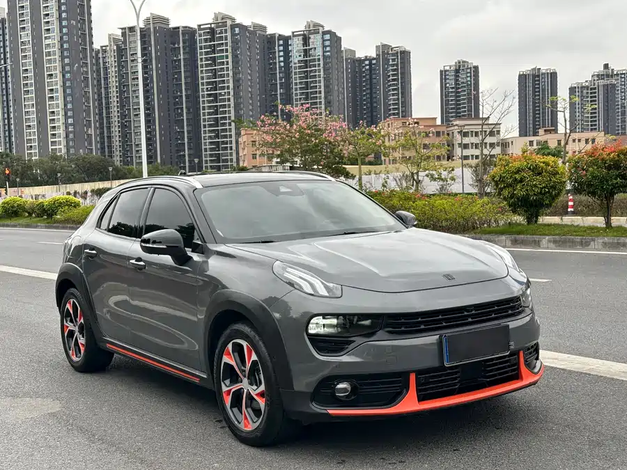 Lynk & Co 02