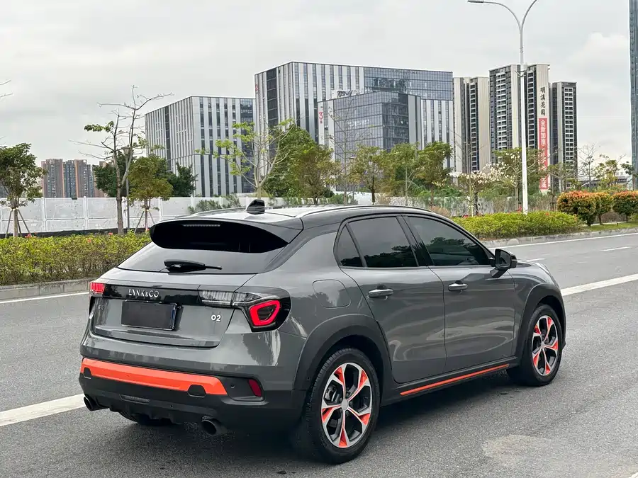 Lynk & Co 02