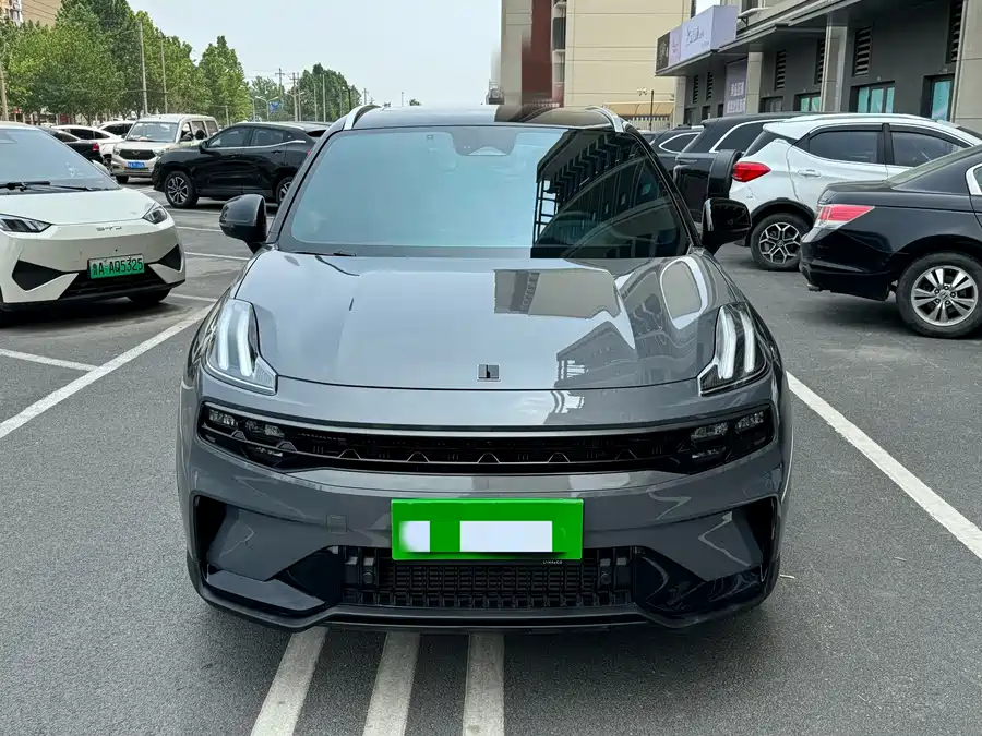 Lynk & Co 06