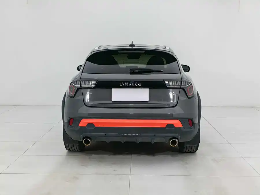 Lynk & Co 02