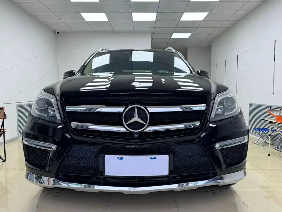 Mercedes Benz GL-Class