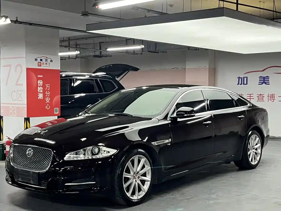 Jaguar XJ