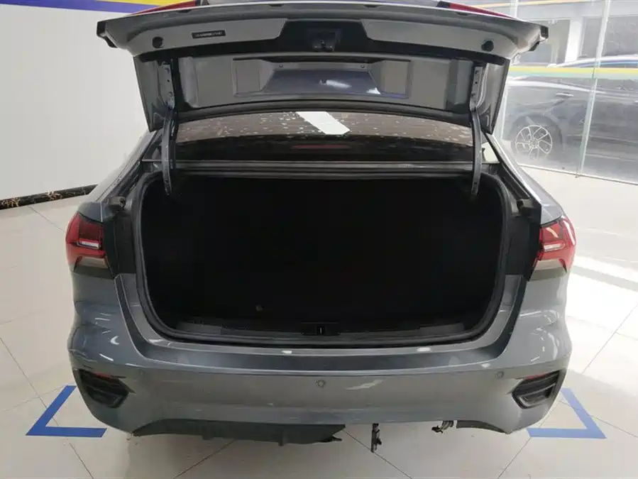 Roewe i5