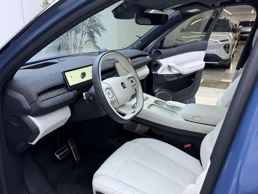 NIO ES7