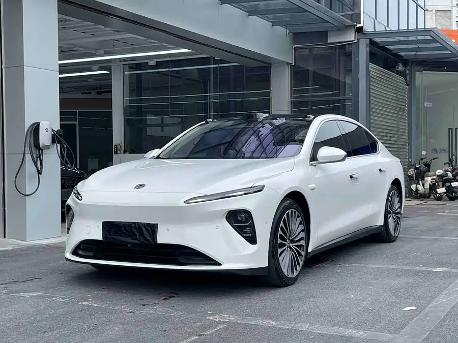NIO ET7