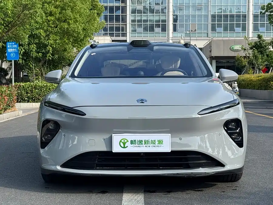 NIO ET7