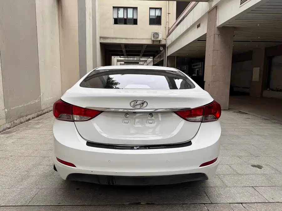 Hyundai Elantra