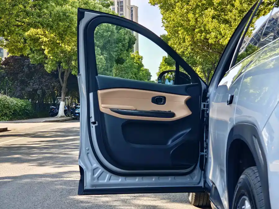 NIO ES6
