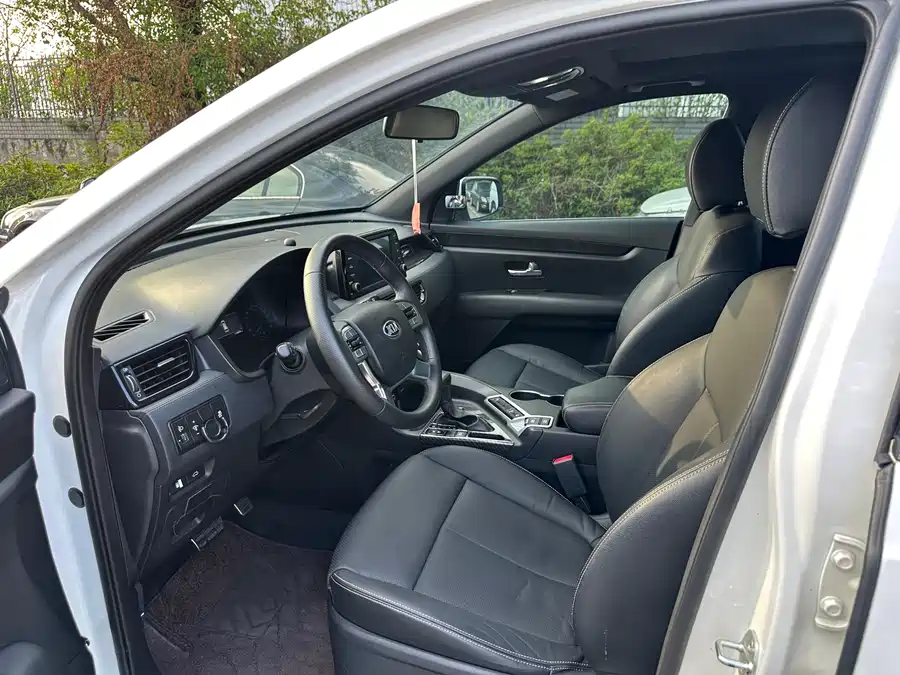 Kia KX7