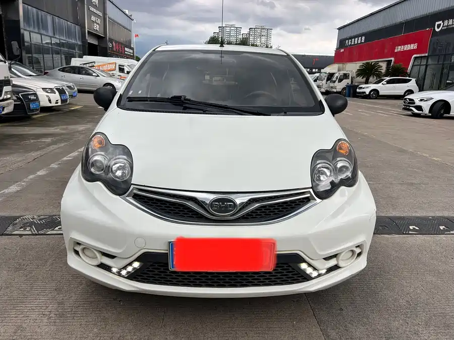 BYD F0