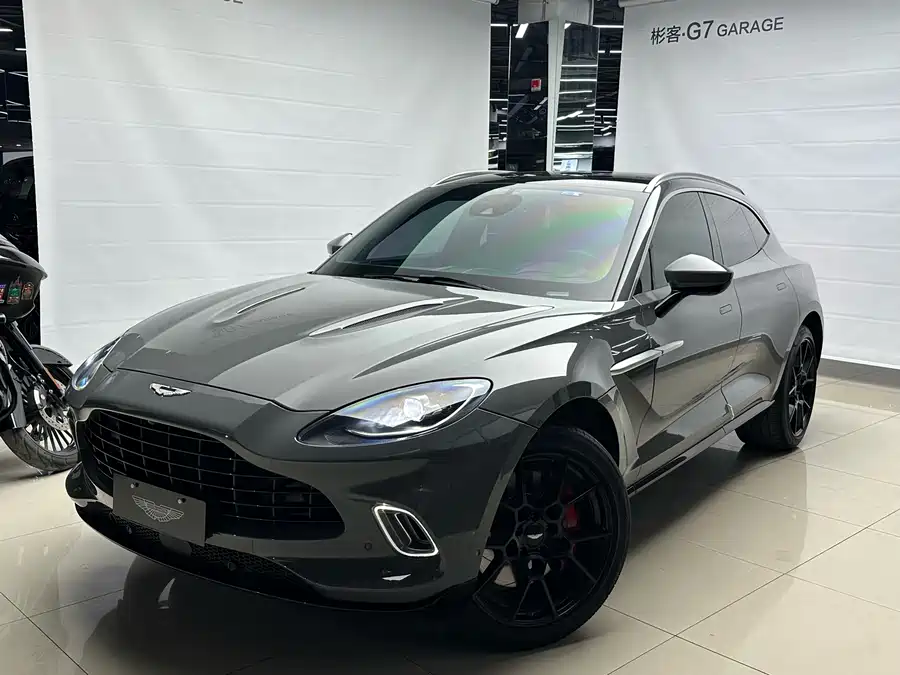 Aston Martin DBX