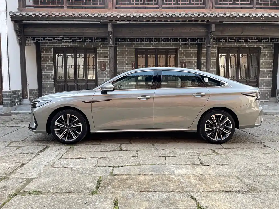 Chery Arrizo 8