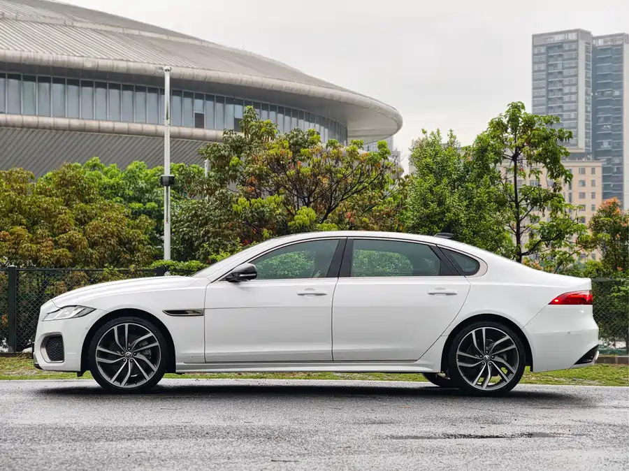 Jaguar XFL
