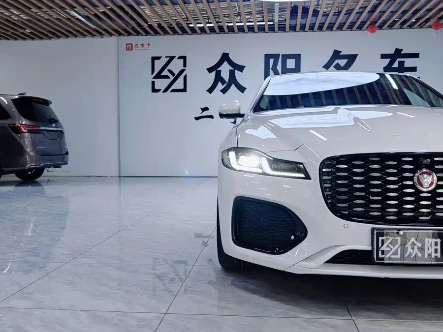 Jaguar XFL