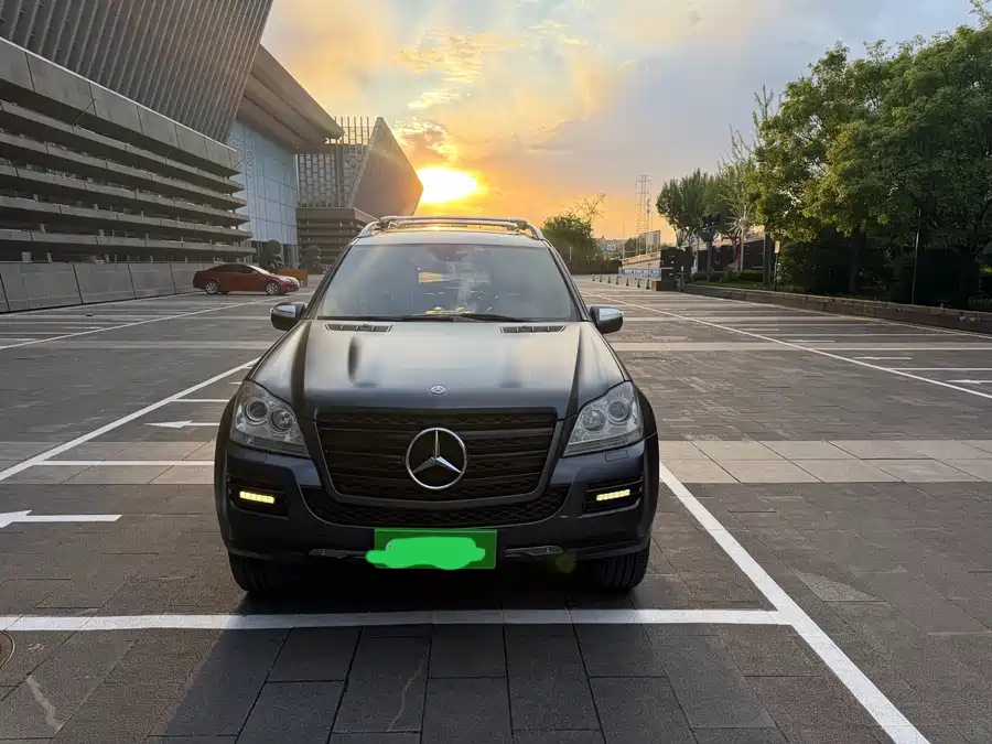 Mercedes Benz GL-Class