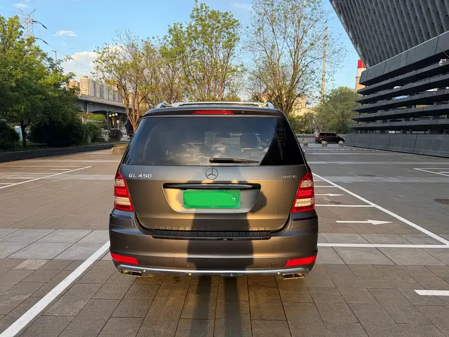 Mercedes Benz GL-Class