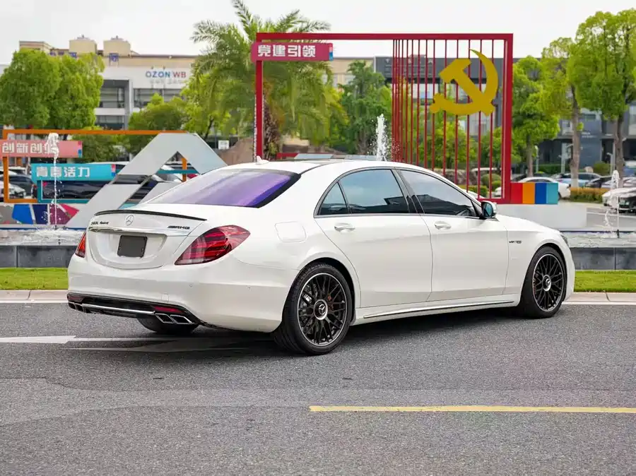 Mercedes Benz S-Class AMG
