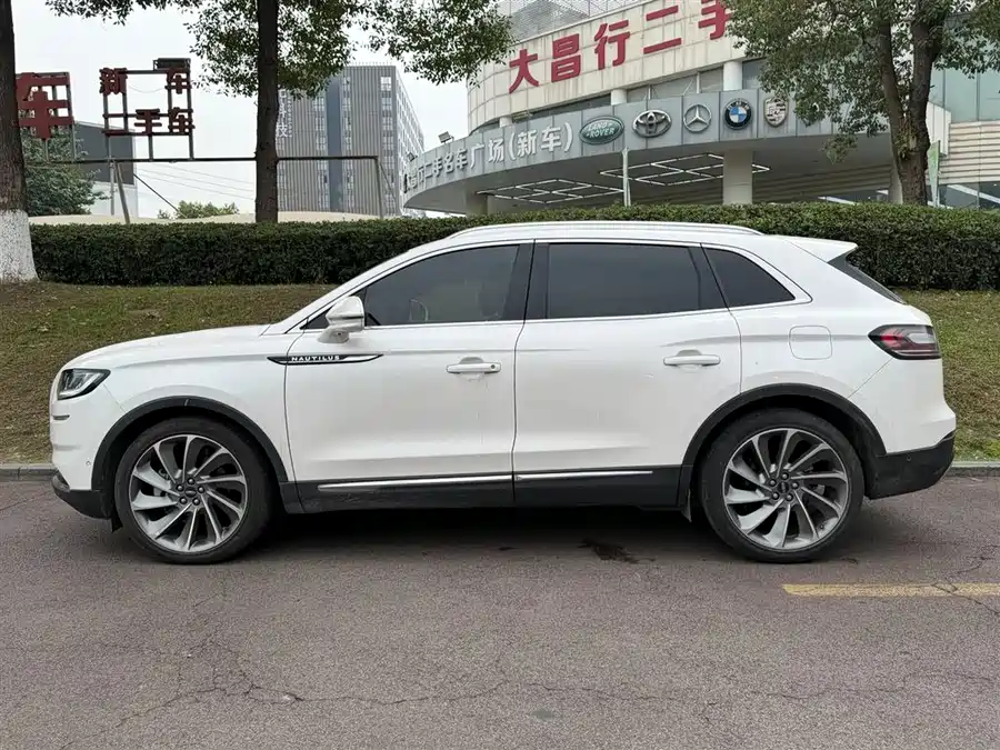 Lincoln Navigator