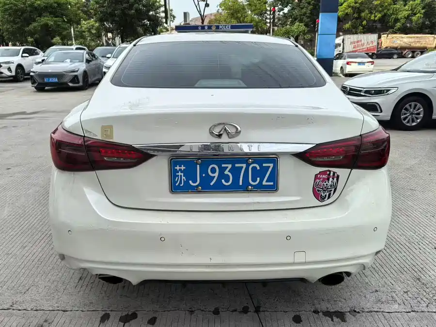 Infiniti Q50L