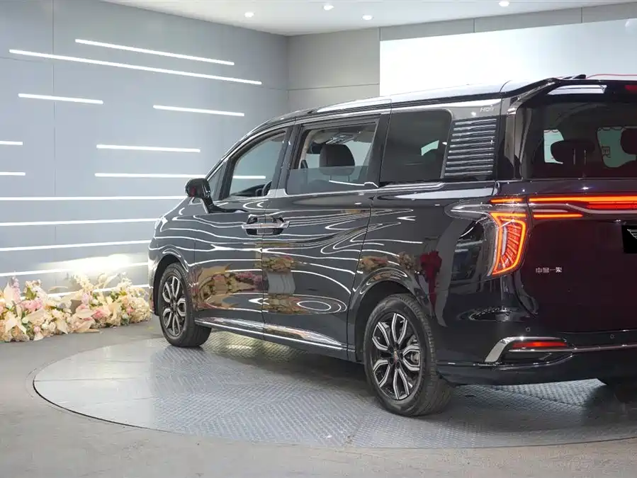 Hongqi HQ9