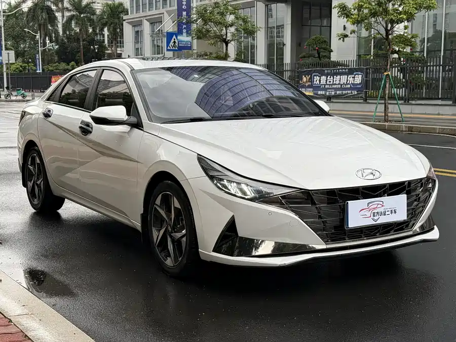 Hyundai Elantra