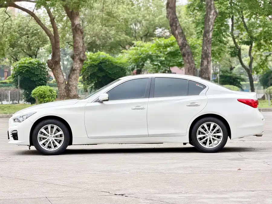 Infiniti Q50