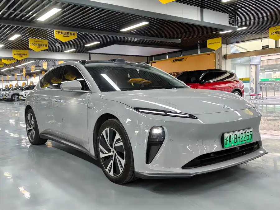 NIO ET5