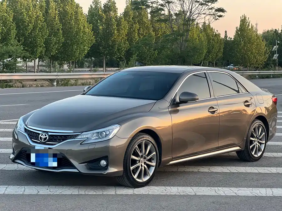 Toyota Reiz