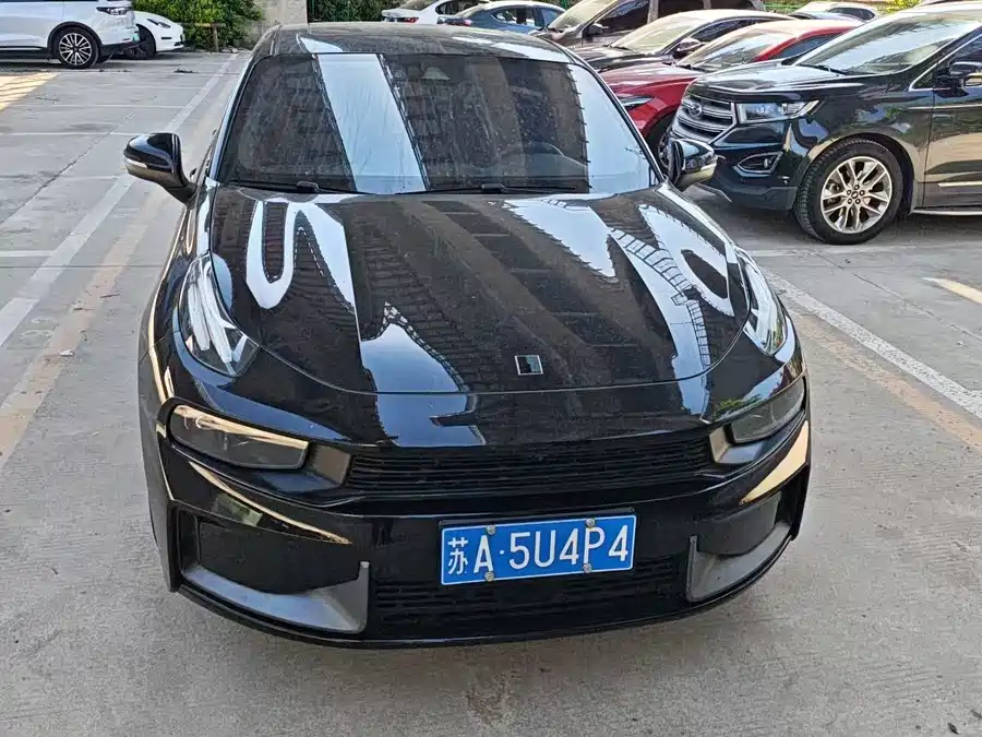 Lynk & Co 03