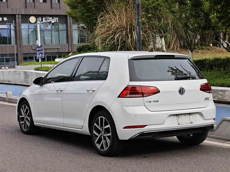 Volkswagen golf