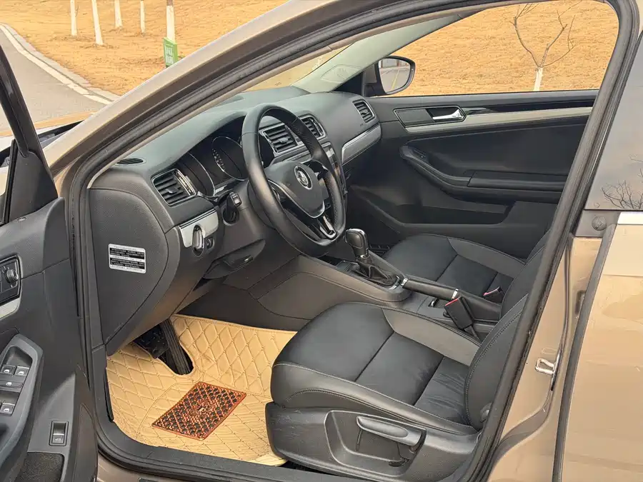 Volkswagen Sagitar