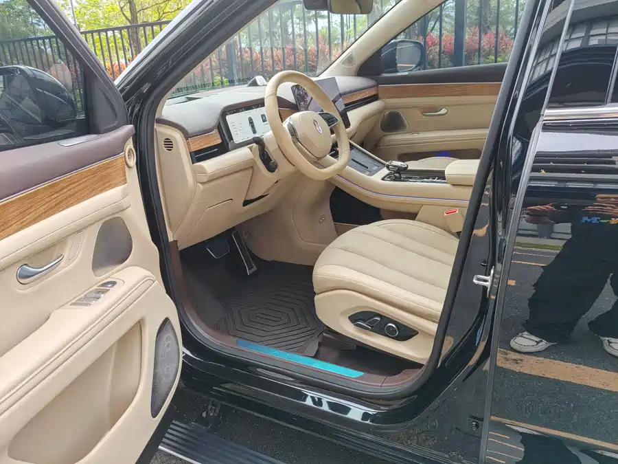AITO Wenjie M7