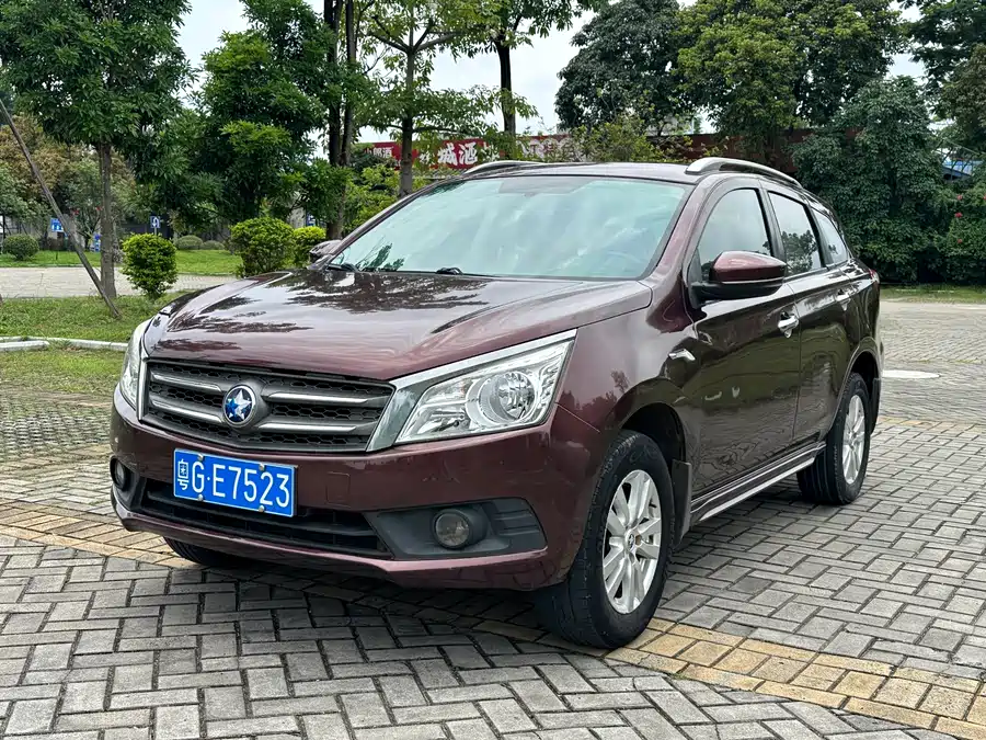 Venucia T70