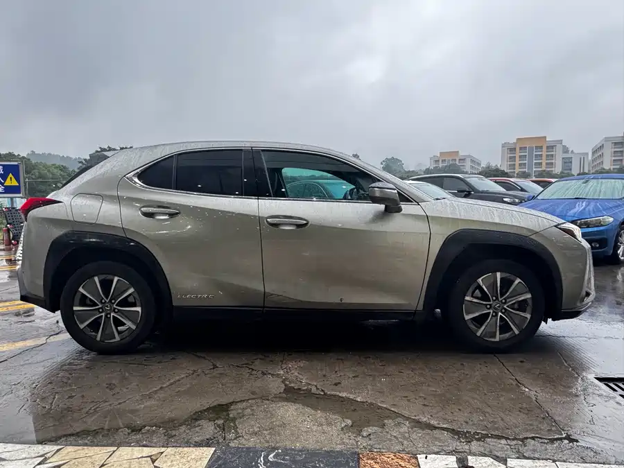 Lexus UX New Energy