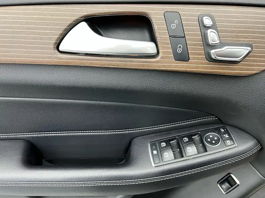 Mercedes Benz GLE (Imported)