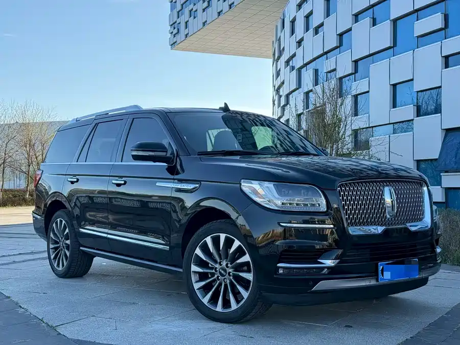 Lincoln Navigator