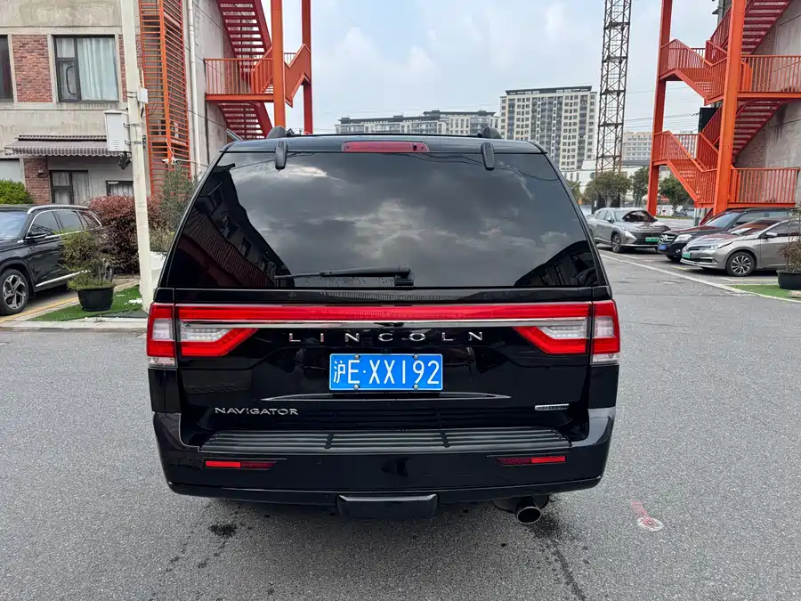 Lincoln Navigator