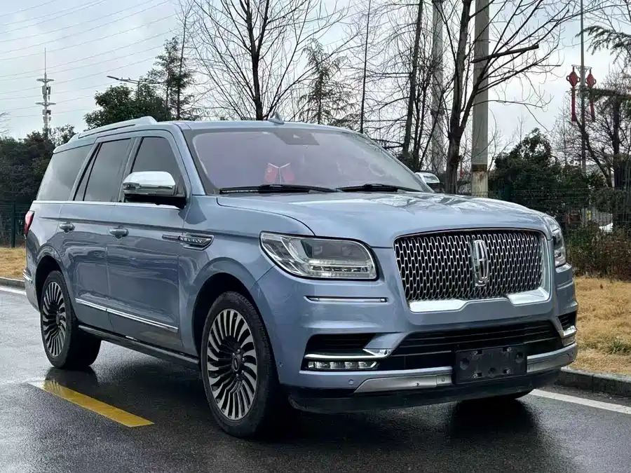 Lincoln Navigator