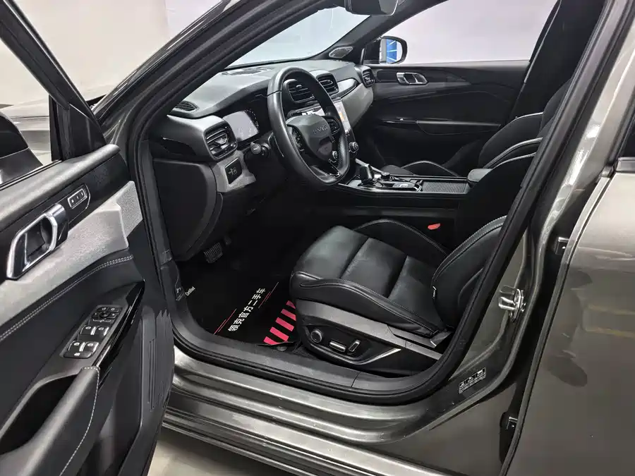 Lynk & Co 02 Hatchback