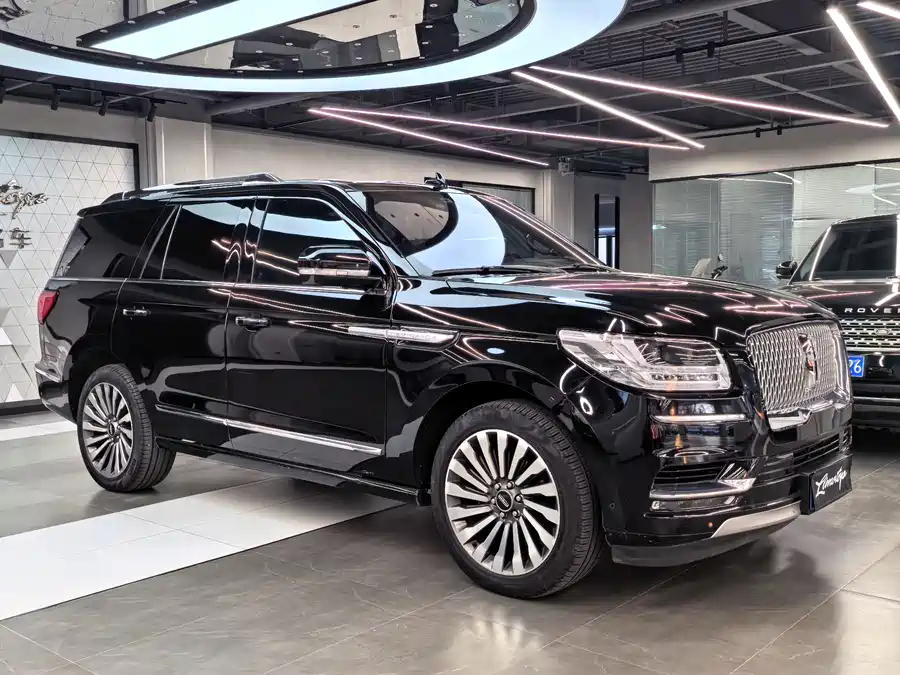 Lincoln Navigator