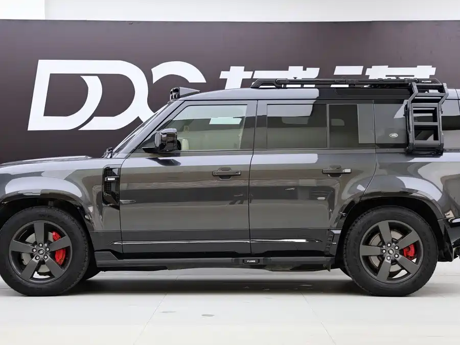 Land Rover guard
