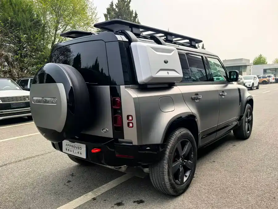 Land Rover guard