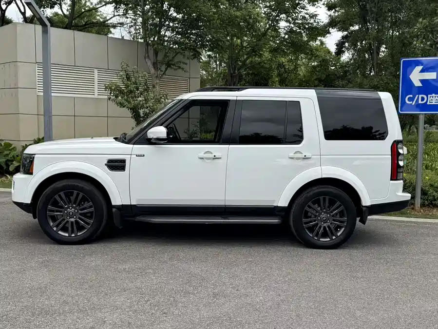 Land Rover finds