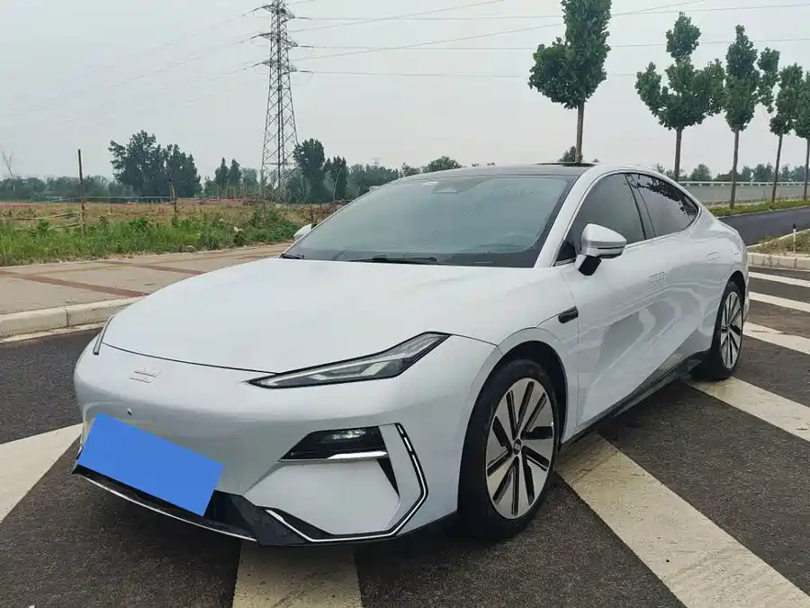 Geely Galaxy E8