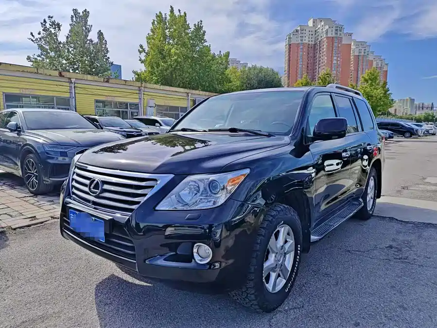Lexus LX