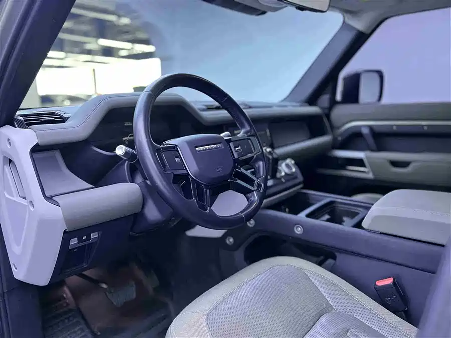 Land Rover guard