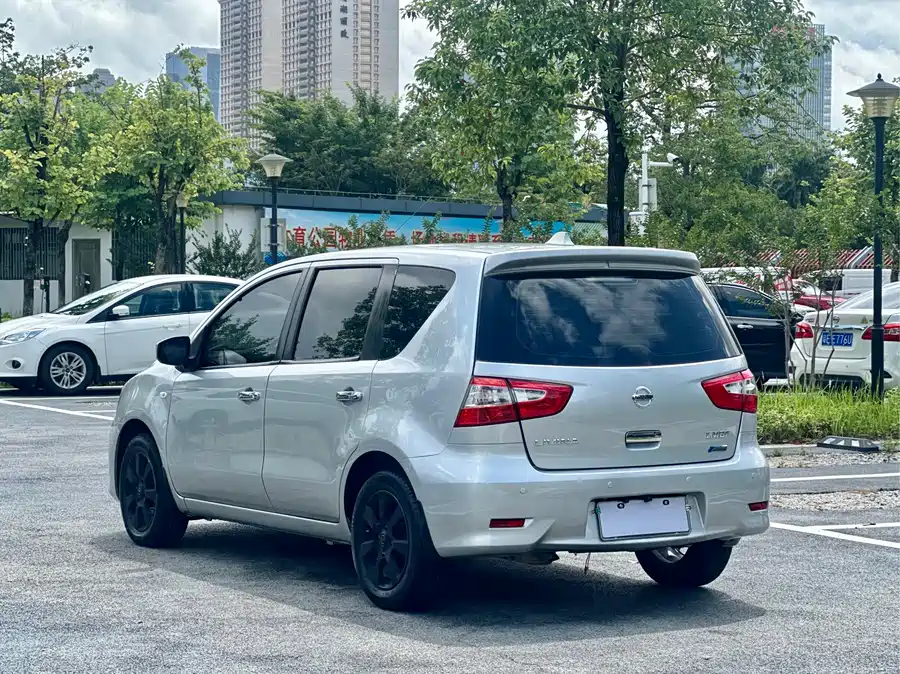 Nissan Livina