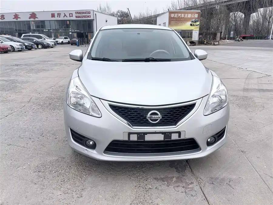 Nissan Tiida