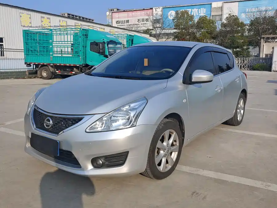 Nissan Tiida